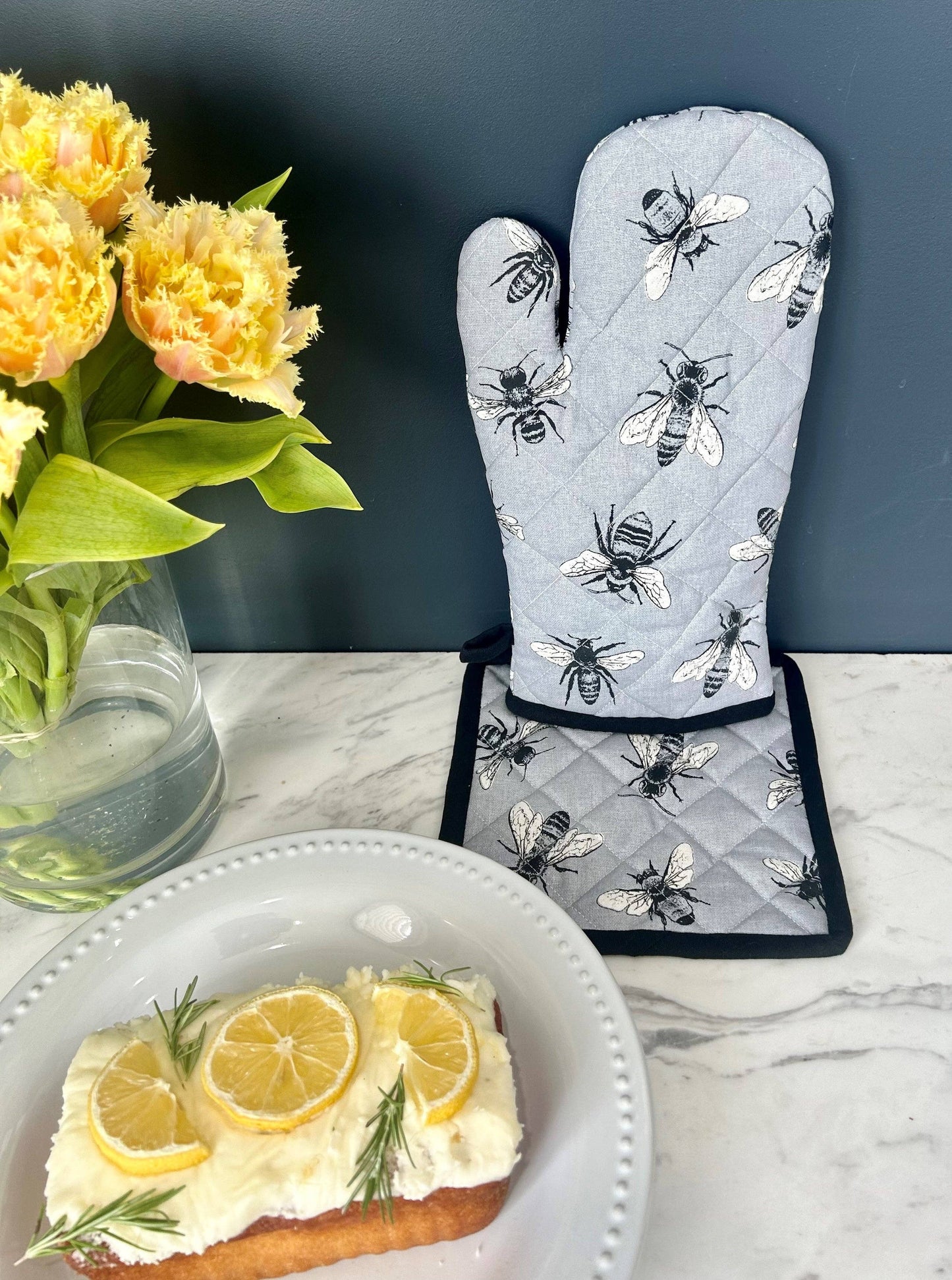 Oven glove & pot holder set - sketch bees
